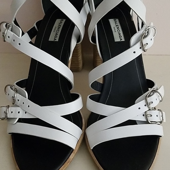 BALENCIAGA WHITE LEATHER STRAPPY SANDALS - Picture 8 of 8